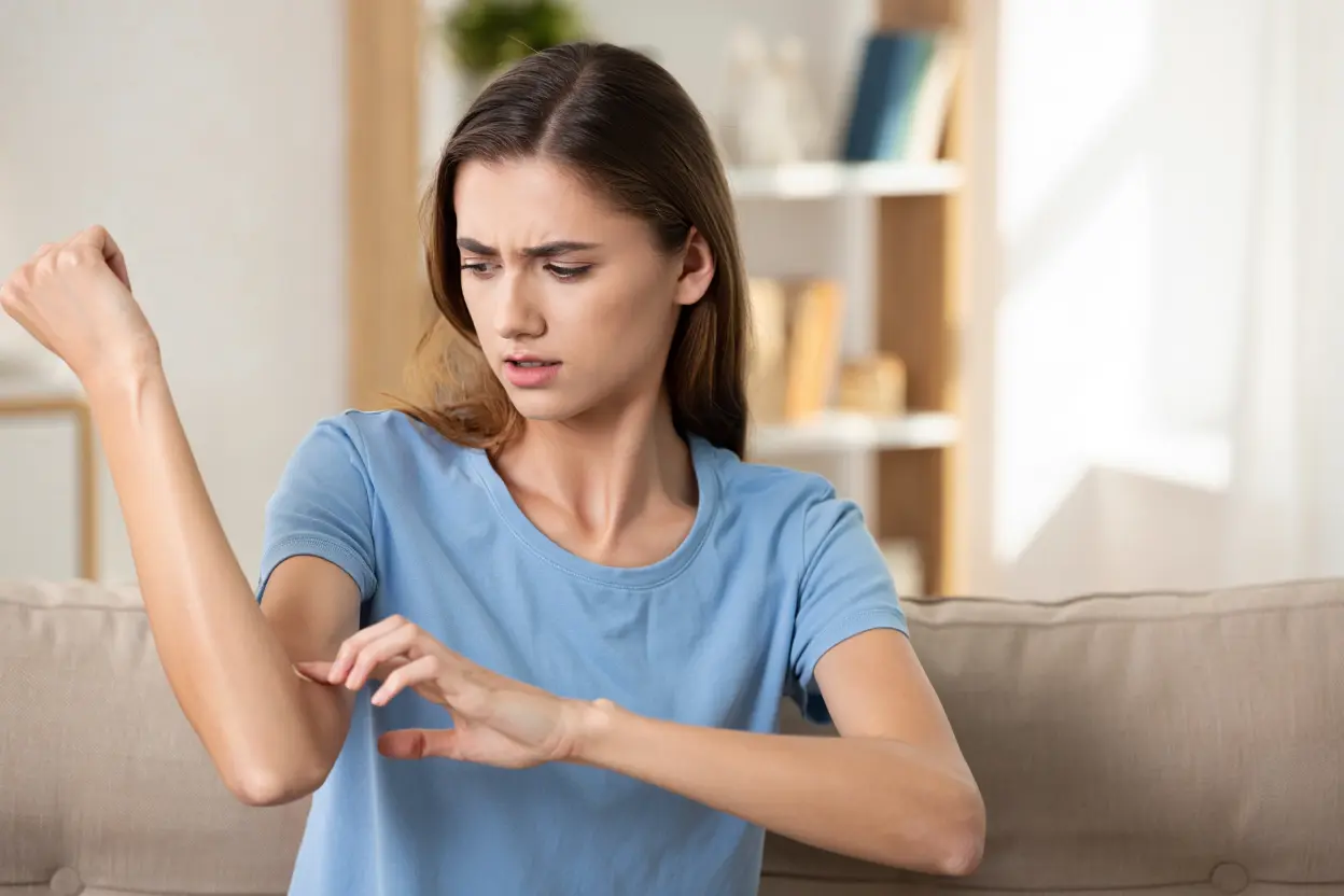 Démangeaison cutanée peau soignée par acupuncture laser en médecine douce à Rennes