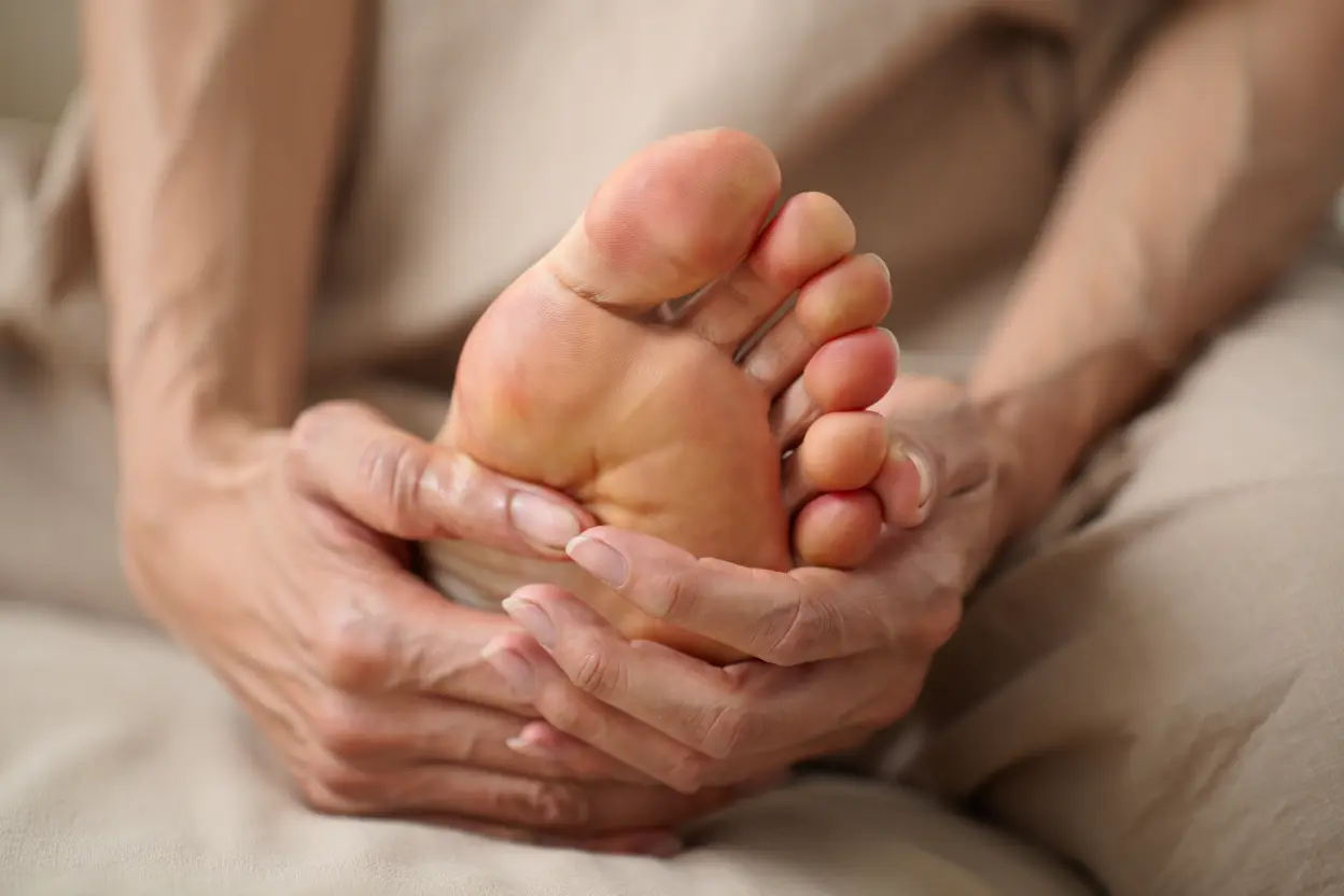 Entorse et douleurs cheville traitées par acupuncture laser à Rennes